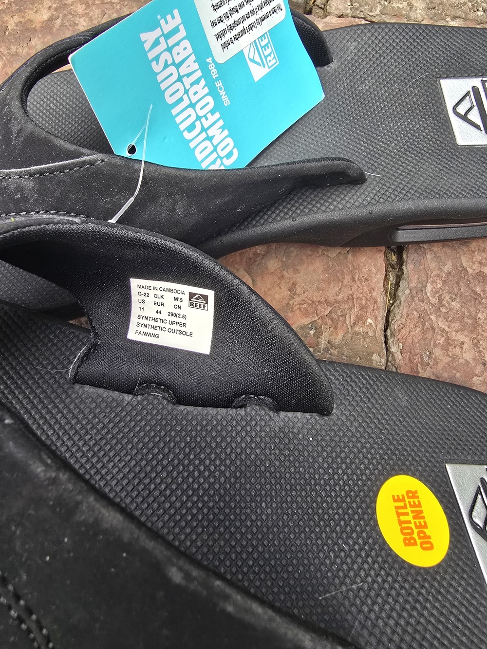 Reef Fanning Men's Water Friendly Flip Flops With Bottle Opener NWT 11 Black - Picture 8 of 11